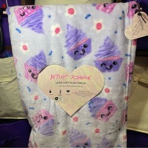 Betsey Johnson purple throw blanket